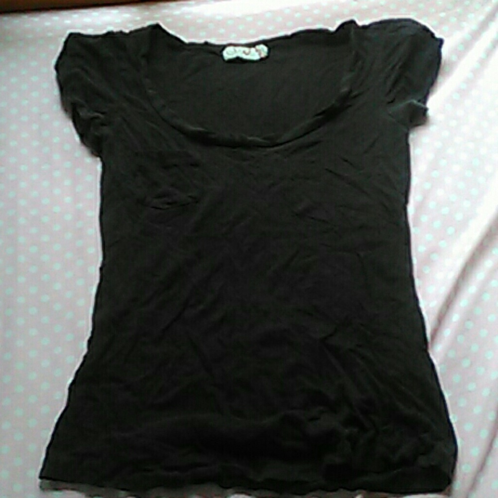 Low hang down black t-shirt